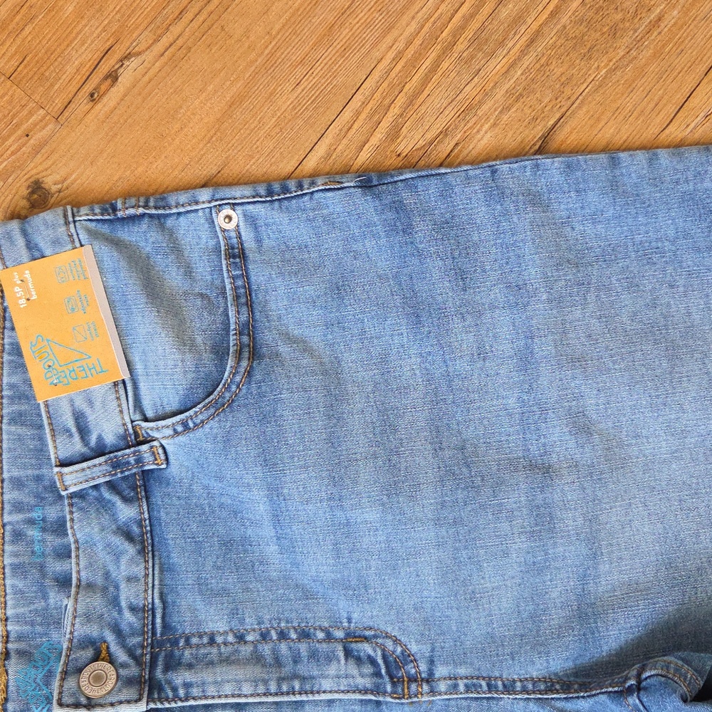 Thereabouts Bermuda Jean Short - Picture 3 of 6
